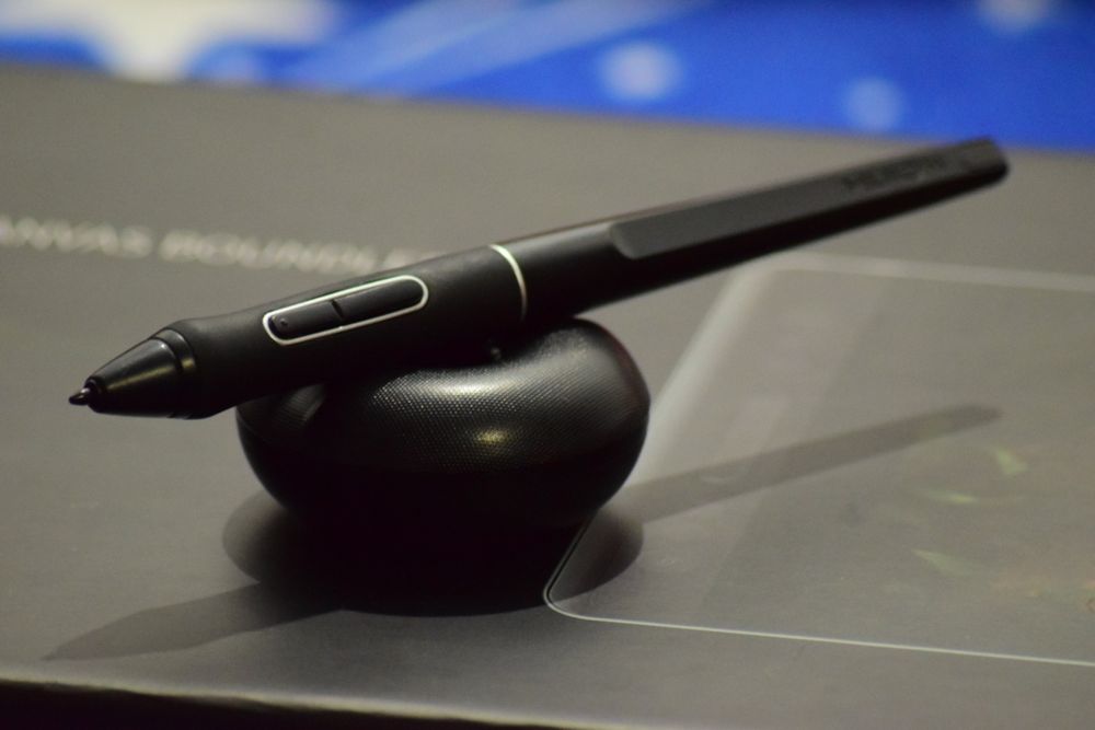 Tabletă grafică Huion Kamvas 13 pro + mănușă desen antifrecare