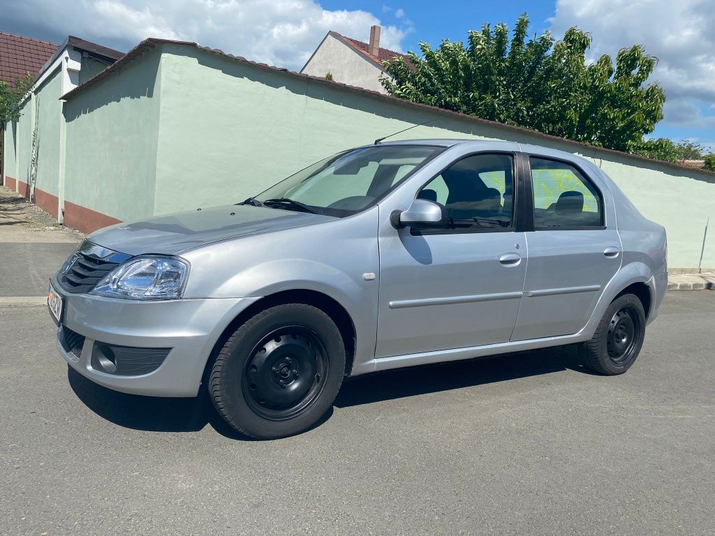 Vând Dacia Logan benzina+GPL 2010