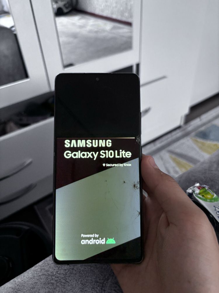 S10 lite samsung.