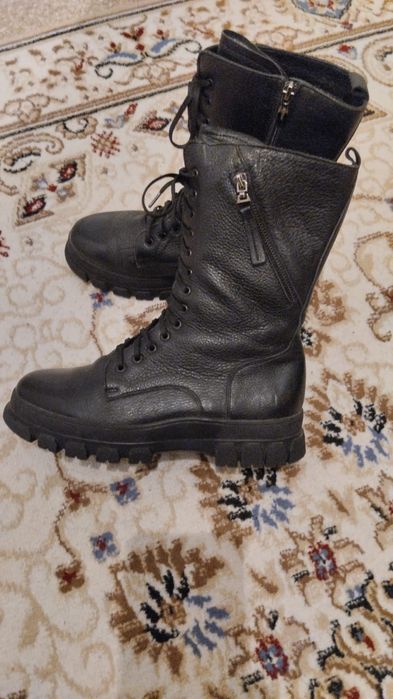 Продам женские зимние сапоги