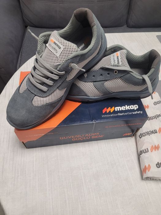 Работни обувки сиви пластмасово бомбе