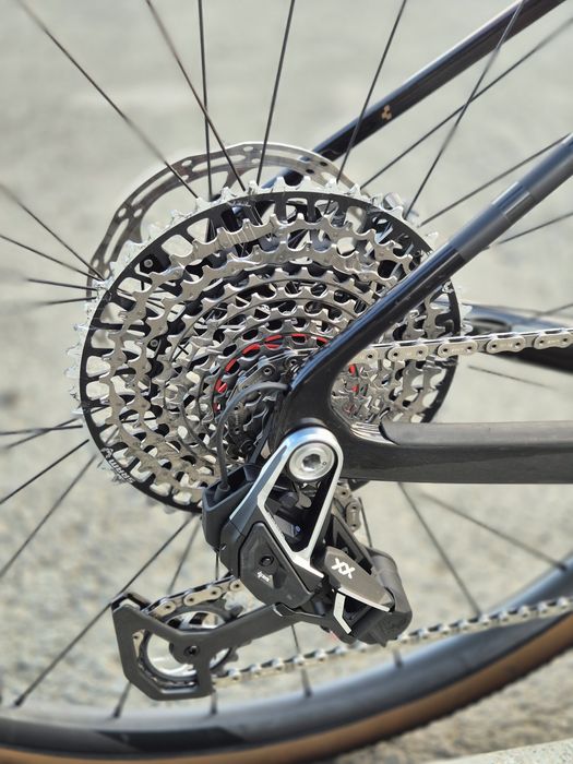 Bicicleta electrica cube nuroad carbon 2024