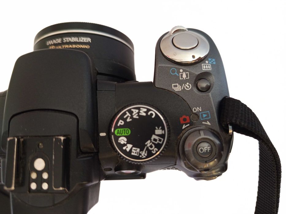 Фотоапарат с камера Canon PowerShot S5 IS Digital Zoom Camera и чанта