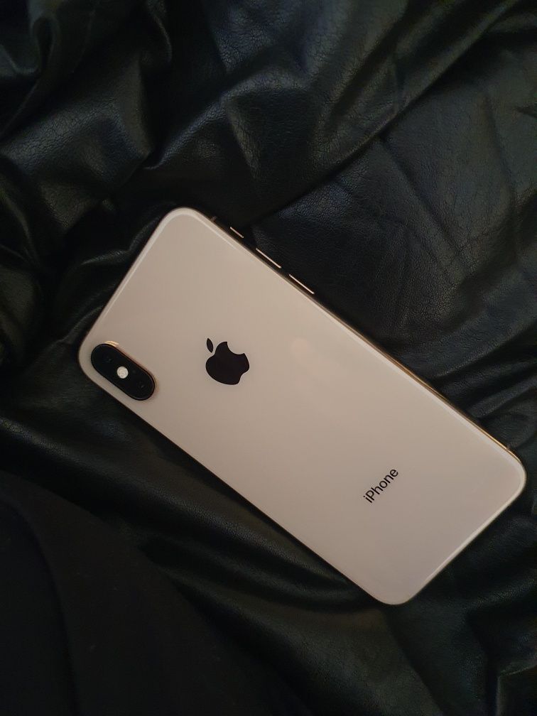 Iphone Xs gold холати ало