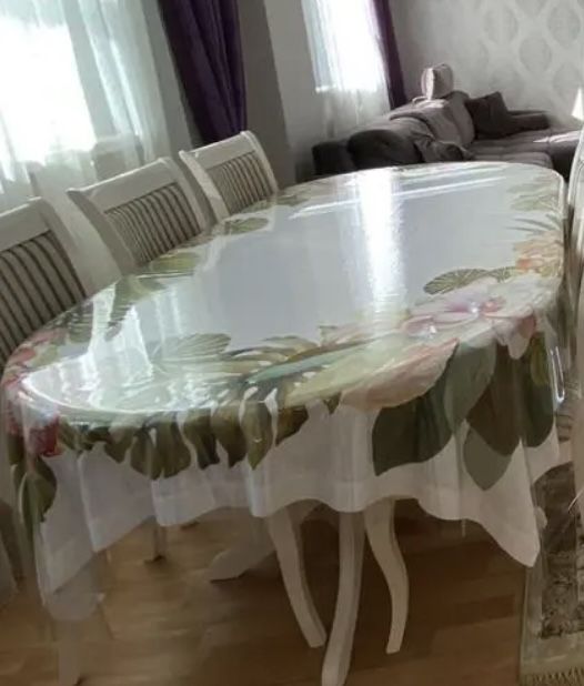 Стол со стульями