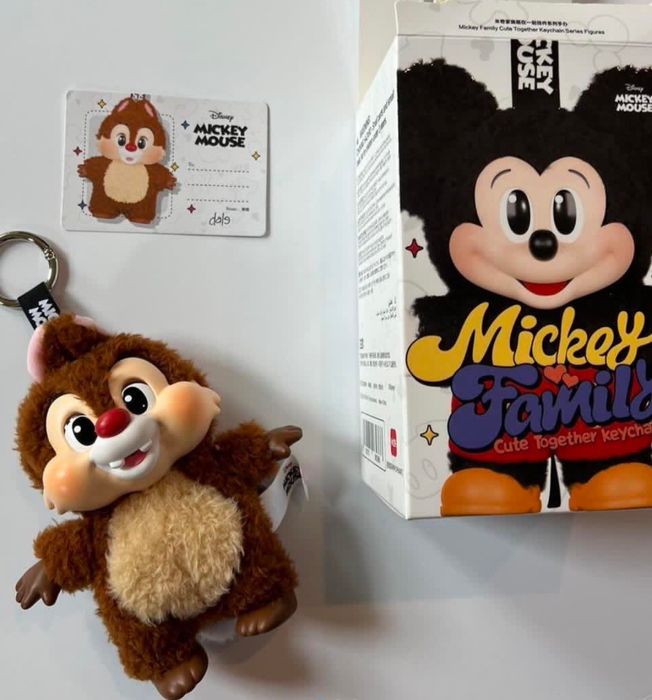 Pop mart:"Disney Brilok - Qiziqarli va Chiroyli Aksessuar" Orginal