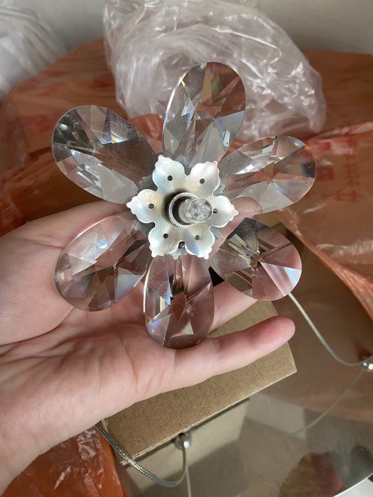 Люстра с висячими цветами из хрусталя