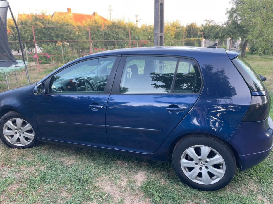 Golf 5 1.4 fsi 90 cp isi cauta un nou proprietar ,astept mesaj in priv