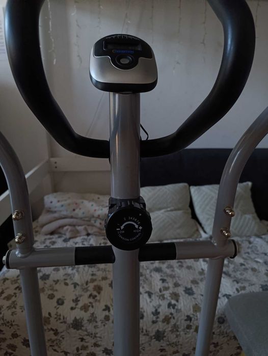 Крос-тренажор с механично натоварване