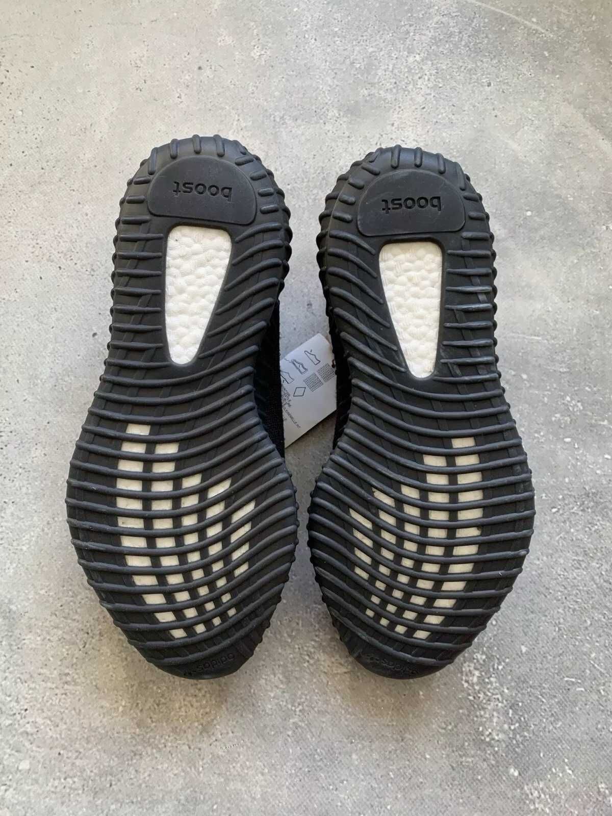 Yeezy Boost 350 Black Onyx Adidas Sneakers - REDUCERE