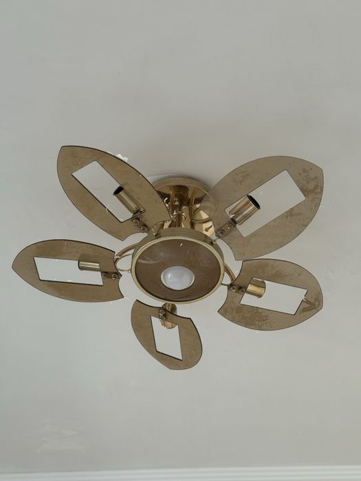 Продается люстры