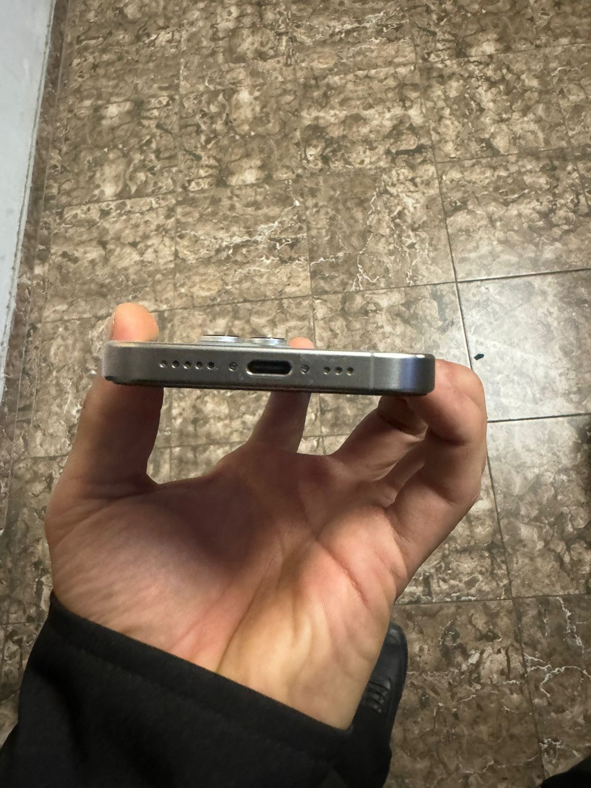 iPhone 15 pro 128