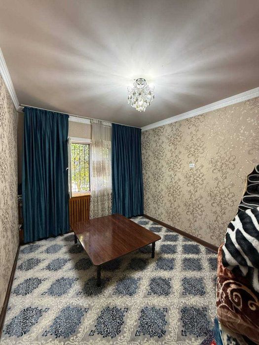 Юнусабад 19 квартал 3/1/5 С огородом, парковка для авто есть