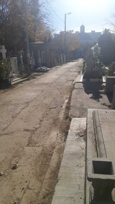 Loc veci Sfânta Vineri | Poziție premium, marmură neagră, 35.000 lei