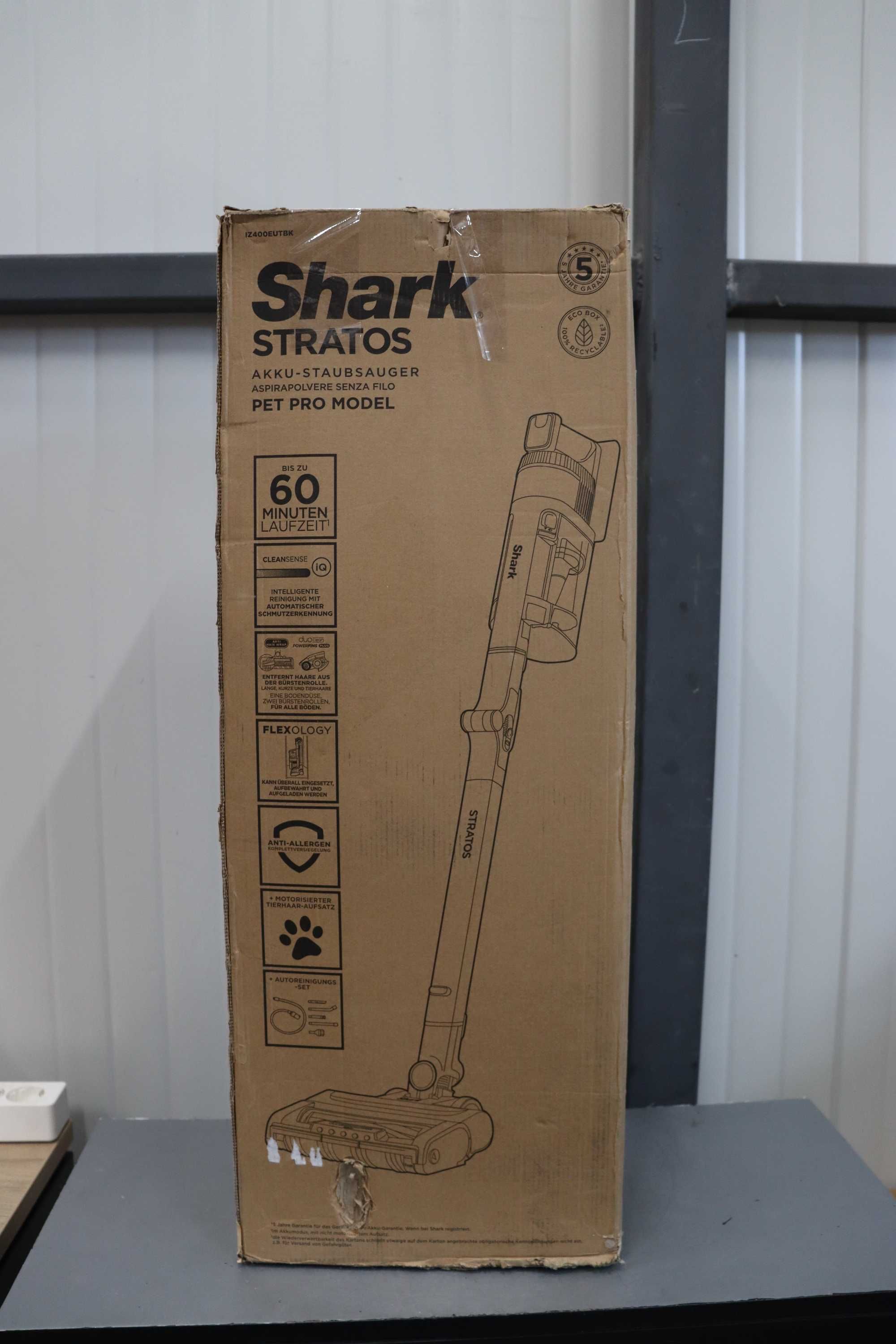 Вертикална прахосмукачка Shark Stratos