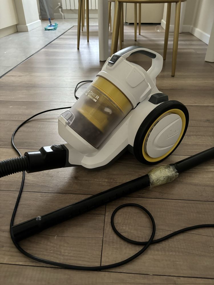 Пылесос Karcher VC 3 Premium желтый