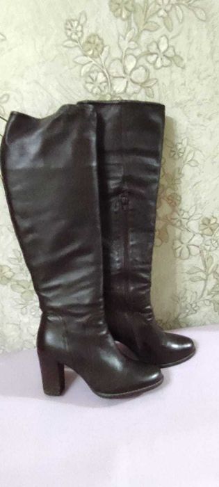 Продам женские сапоги в отличном состоянии
