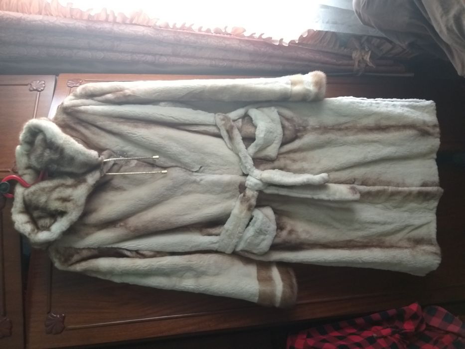 Продам шубы норк.светлая стрижен 44-46раз.. и т-коричн. 50раз.