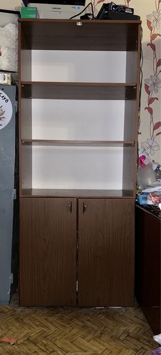 Шкаф и тумбочка продам