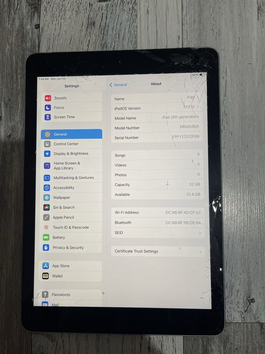 Vand tabelta ipad gen 6 ! Modelul mare