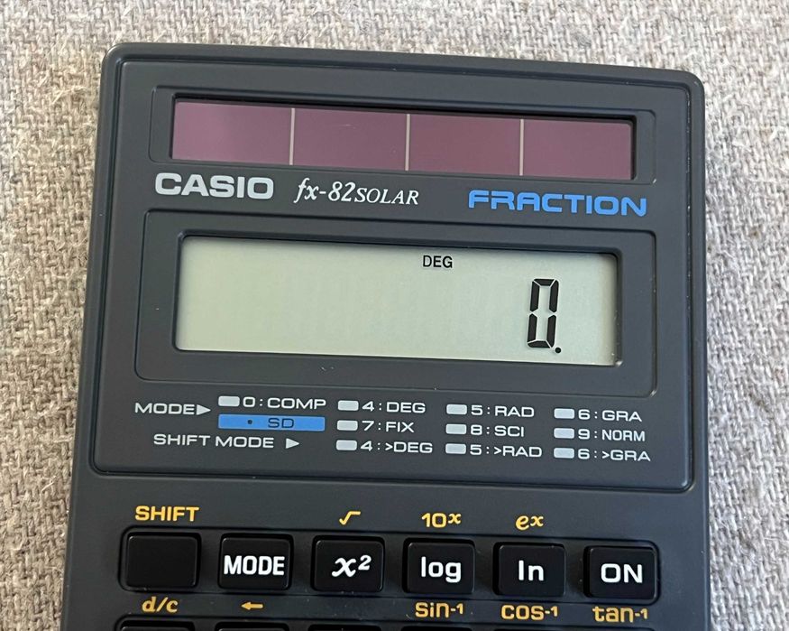 Calculator stintific Casio FX-82 Solar Fraction - perfect functional