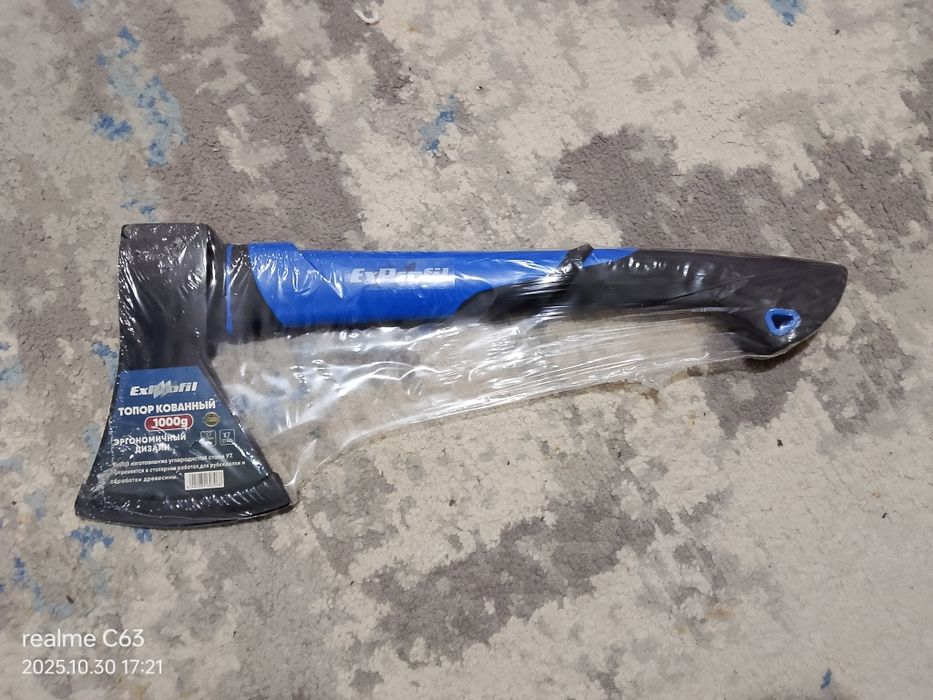 Срочно продам топор новый