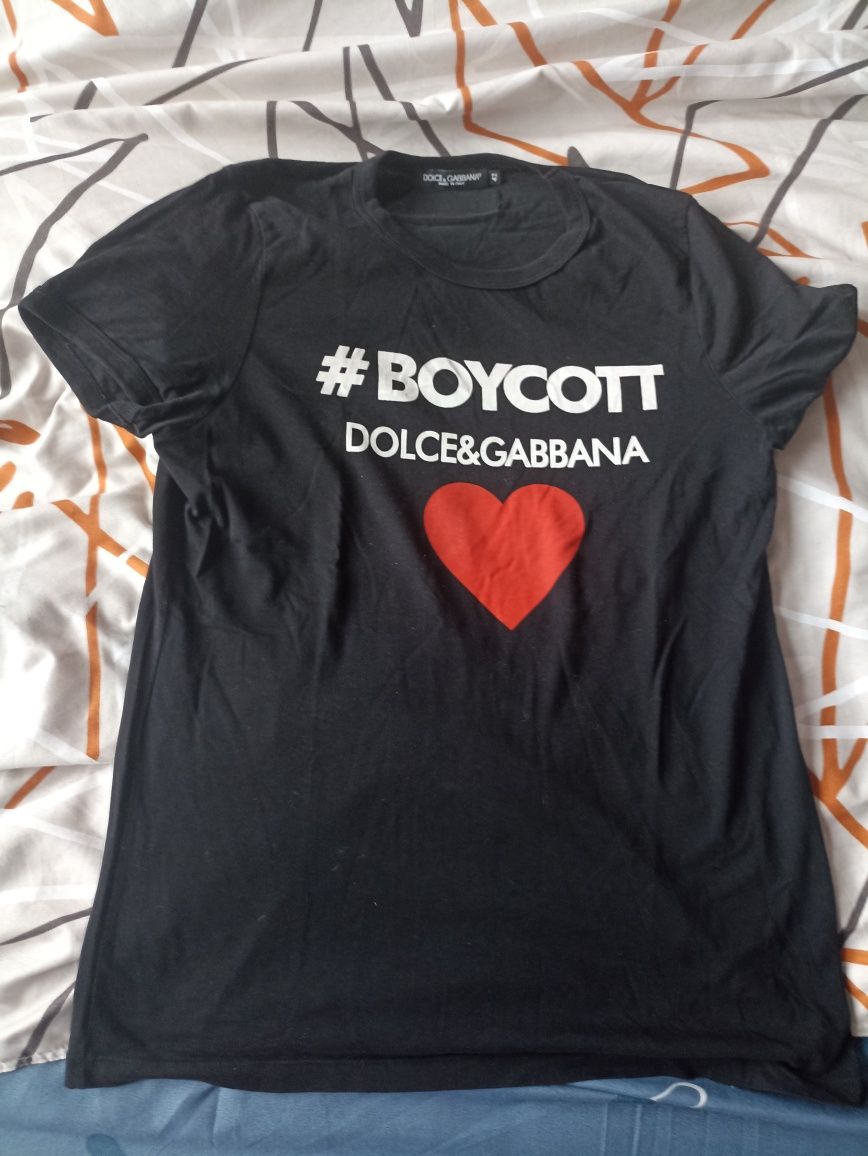 Продавам дамска тениска на dolce&cabana
