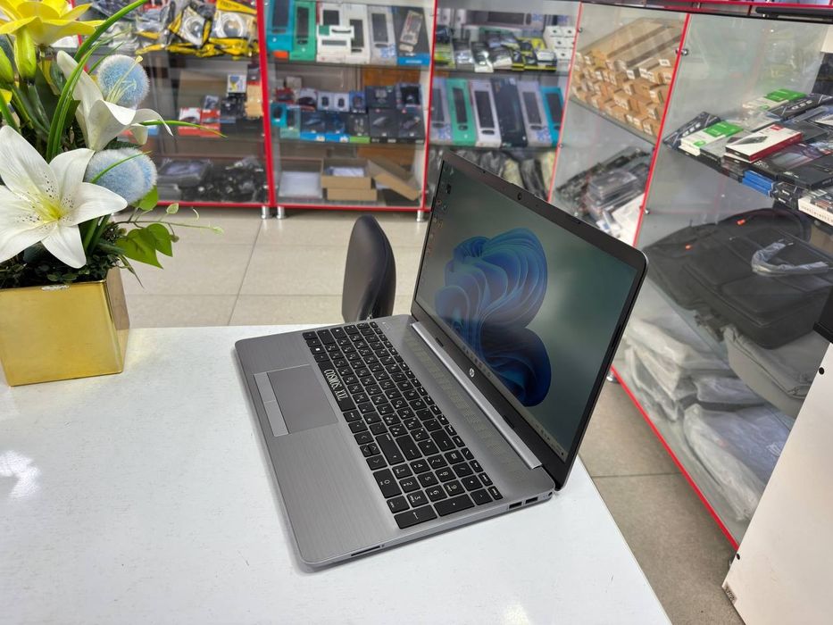 Hp pavilion ryzen 7 5700U ddr4 8/512 Nvme ssd