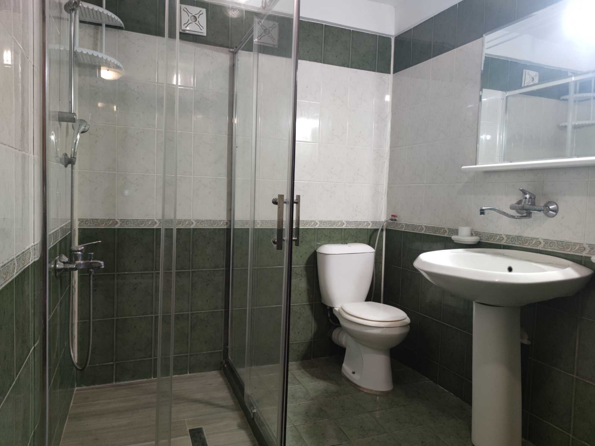 Продавам многостаен тип Мезонет - 210м2, до Колхозен Пазар