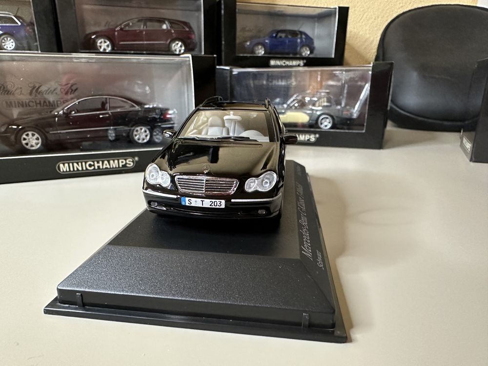 Macheta Mercedes C Klasse 1:43 Minichamps