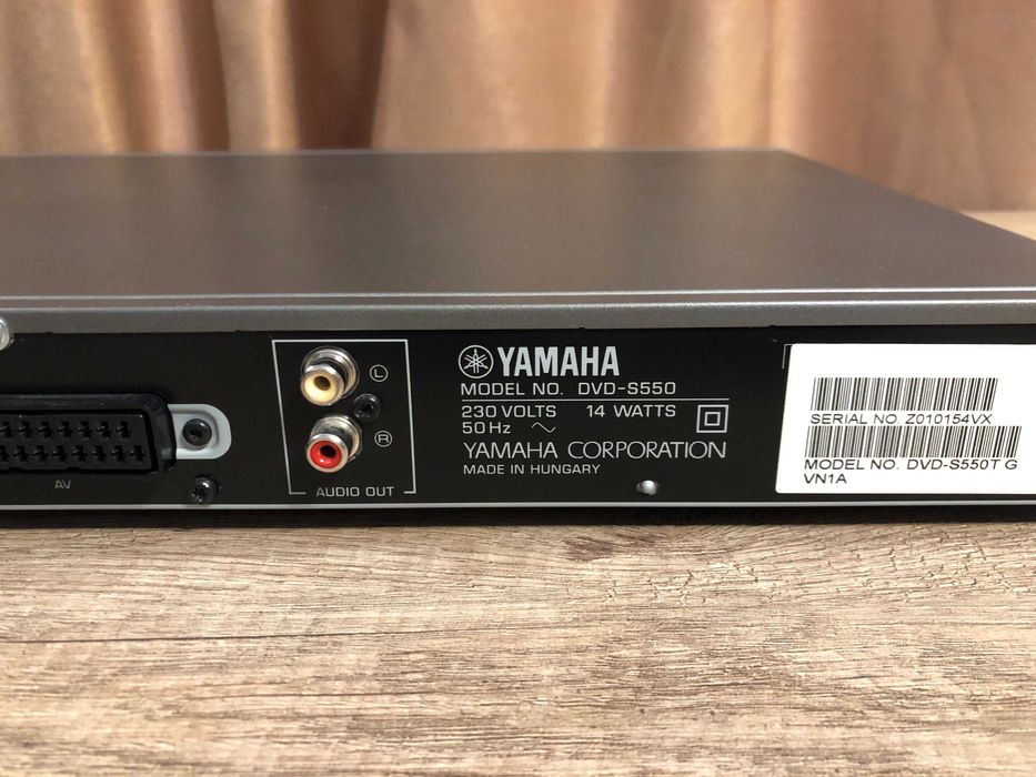 Yamaha DVD player DVD-S550, progressive scan, dolby, dts, divx