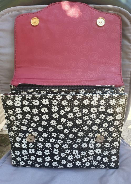 Дамска чанта на цветчета