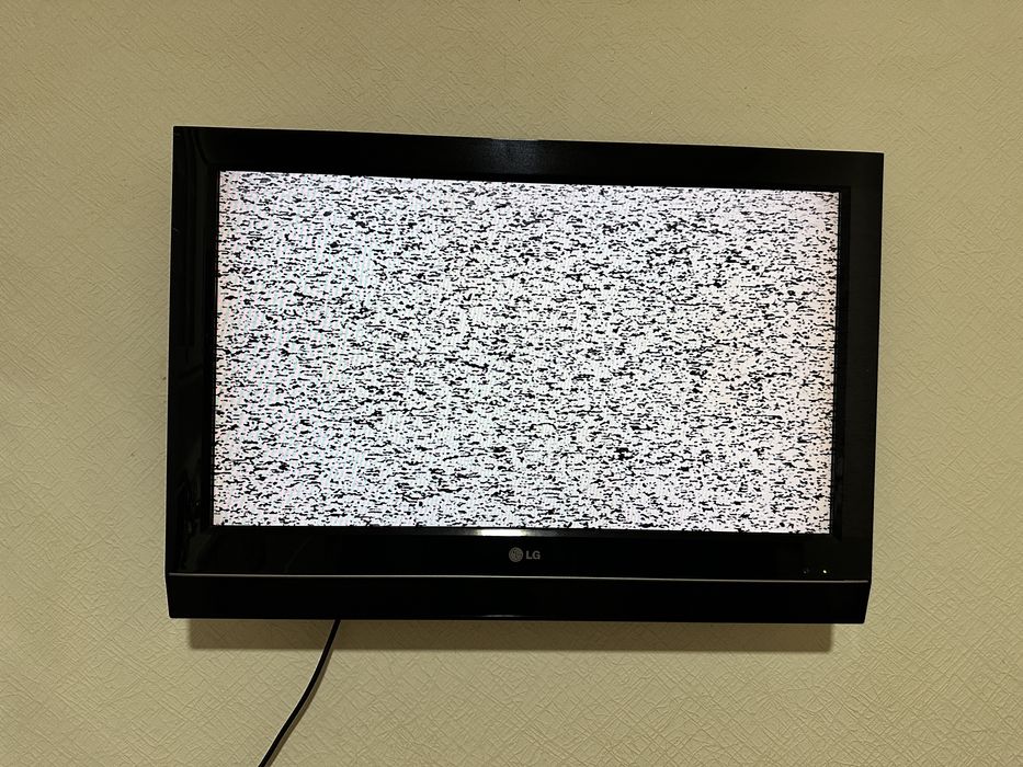 Телевизор LG 32LC7R