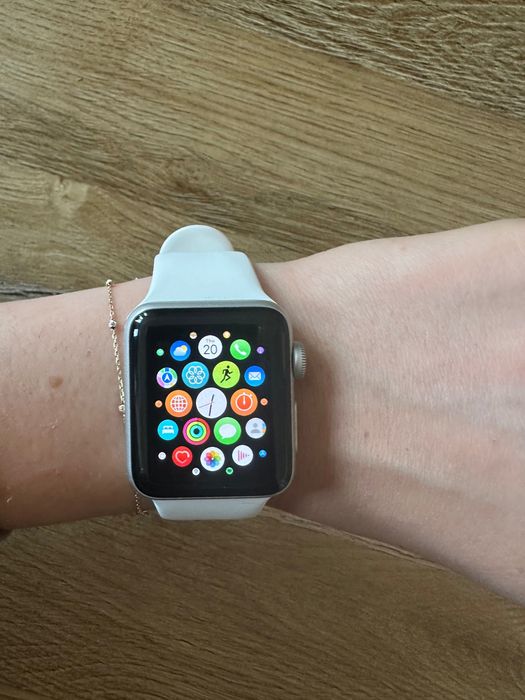 Продавам apple watch series 3