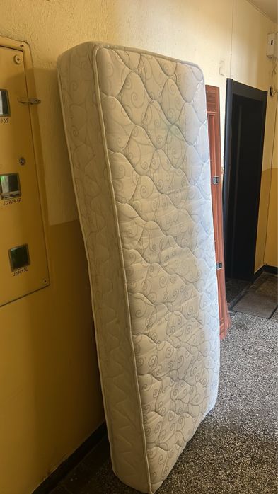 Немско легло с подматрачна рамка с матрак