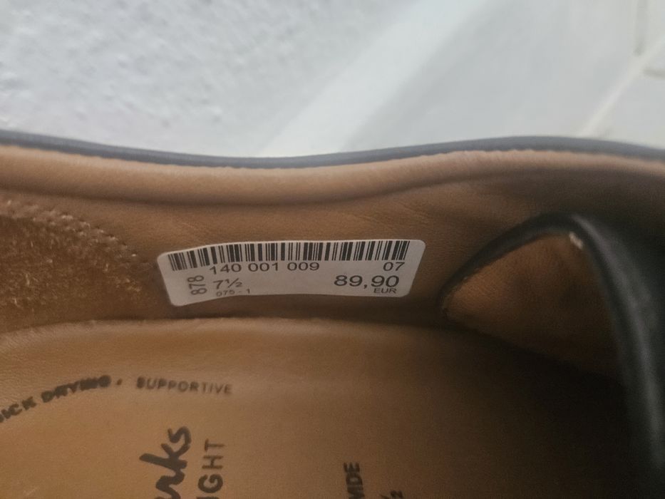 Vând pantofi Marca Clarks 41,5,258mm