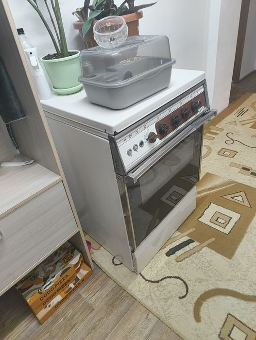 Отдам газовую плиту