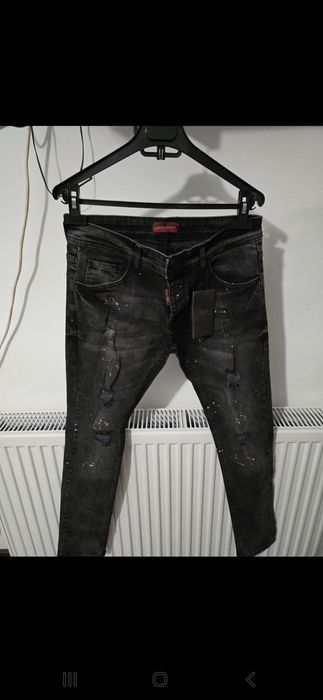 Vând blugi dsquared 2