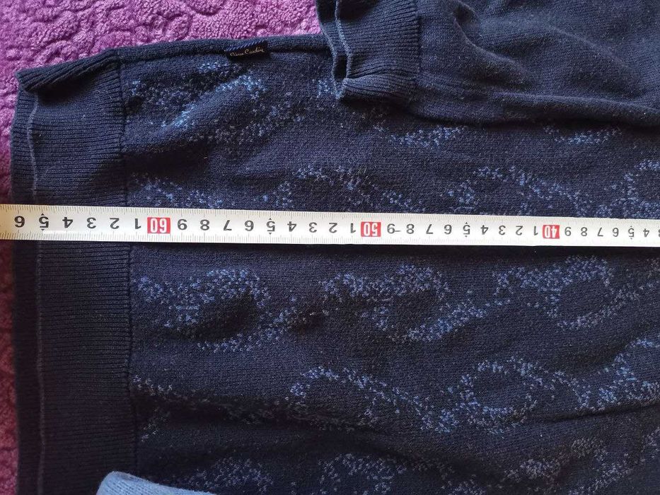 Мъжки пуловери на Pierre Cardin и LC Waikiki размер S / M