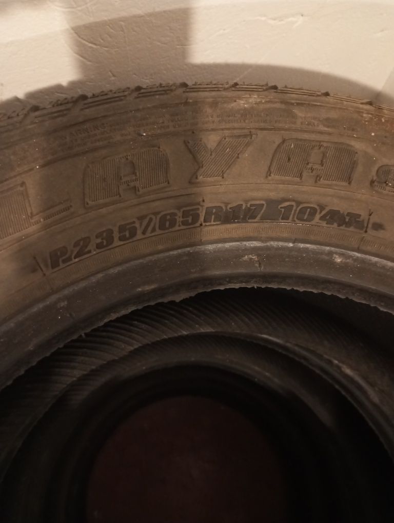 Б/у резина Р.236/65 R17