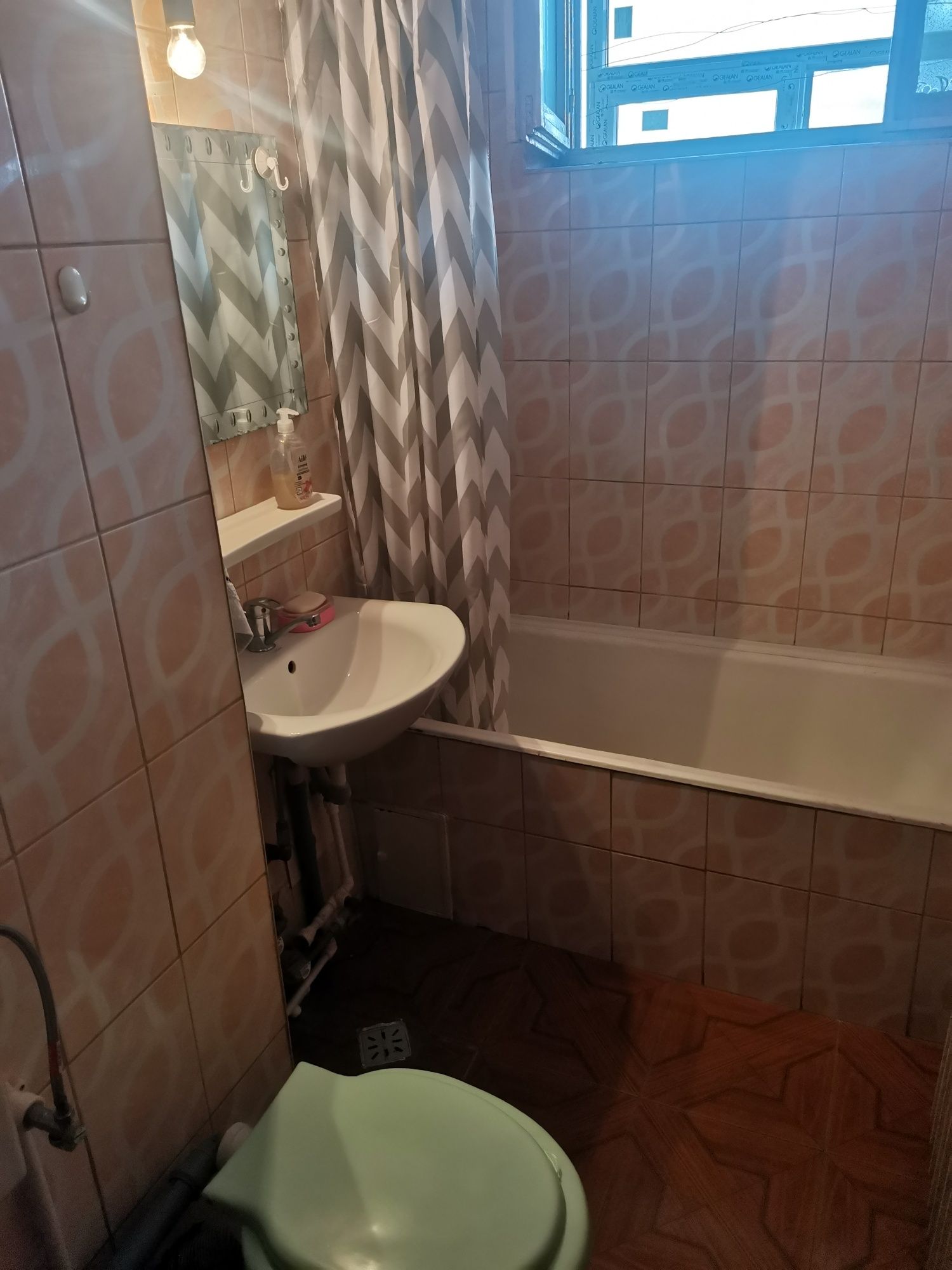 Vand apartament 3 camere Drumul Taberei