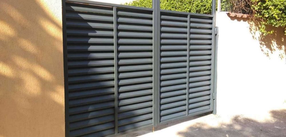 Vindem producem garduri la comanda