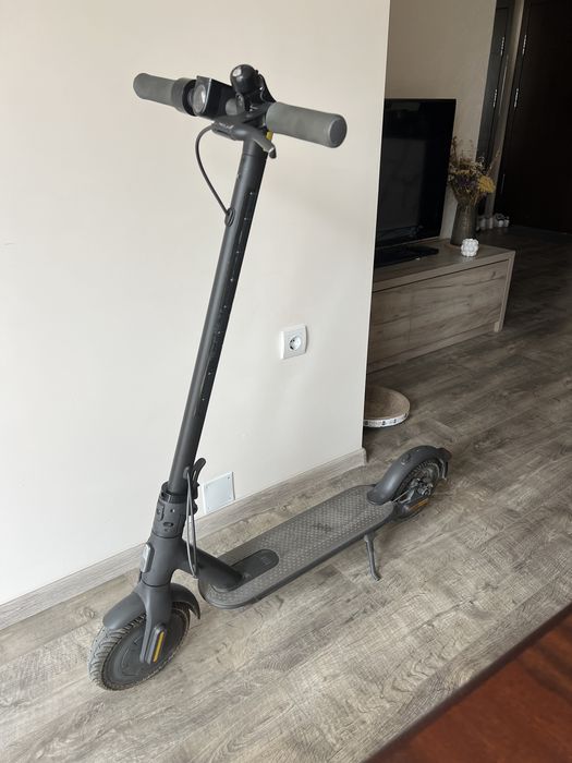 Електрическа Тротинетка Xiaomi Mi Essential