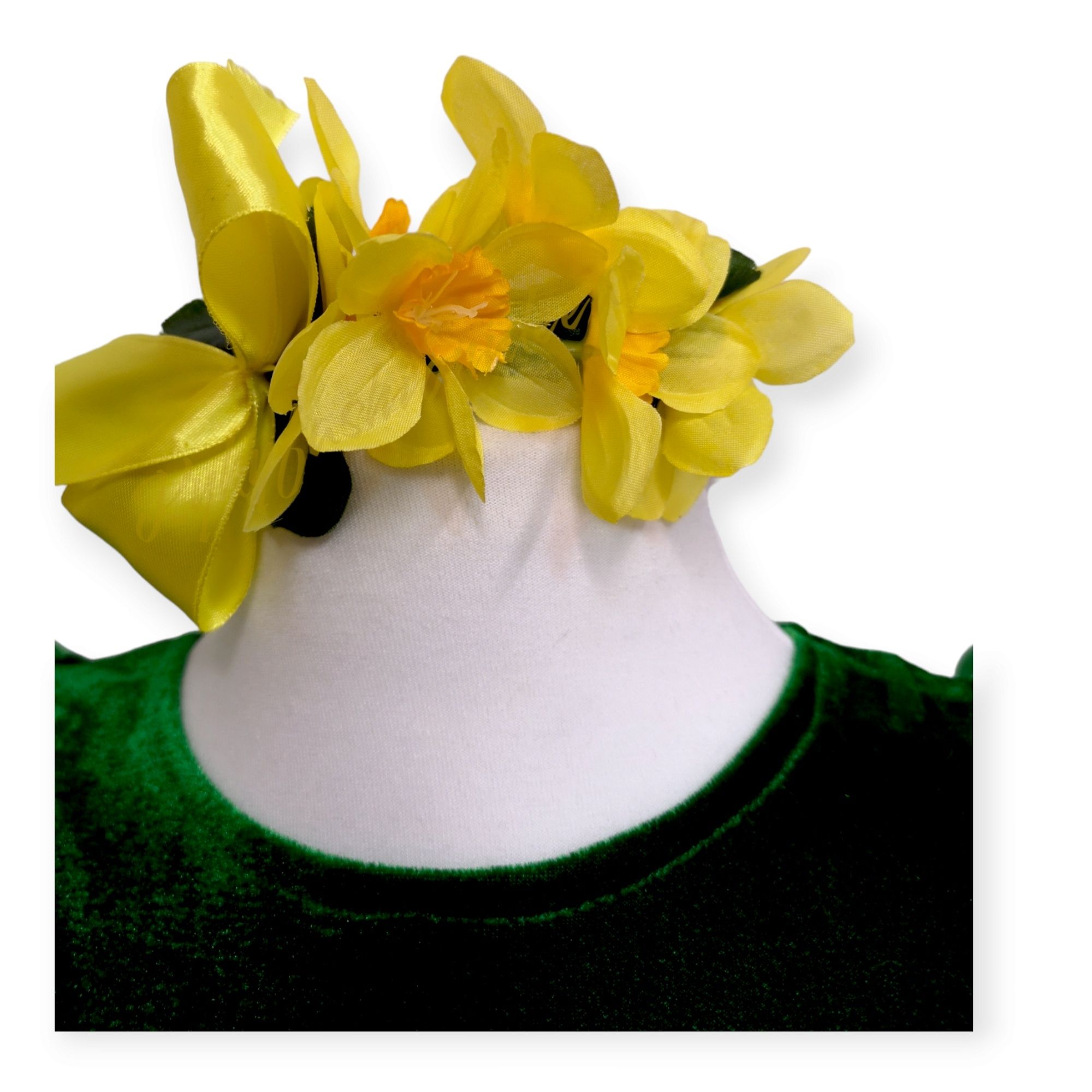 Costum narcisa serbare costum floare fetita  fabricat în România