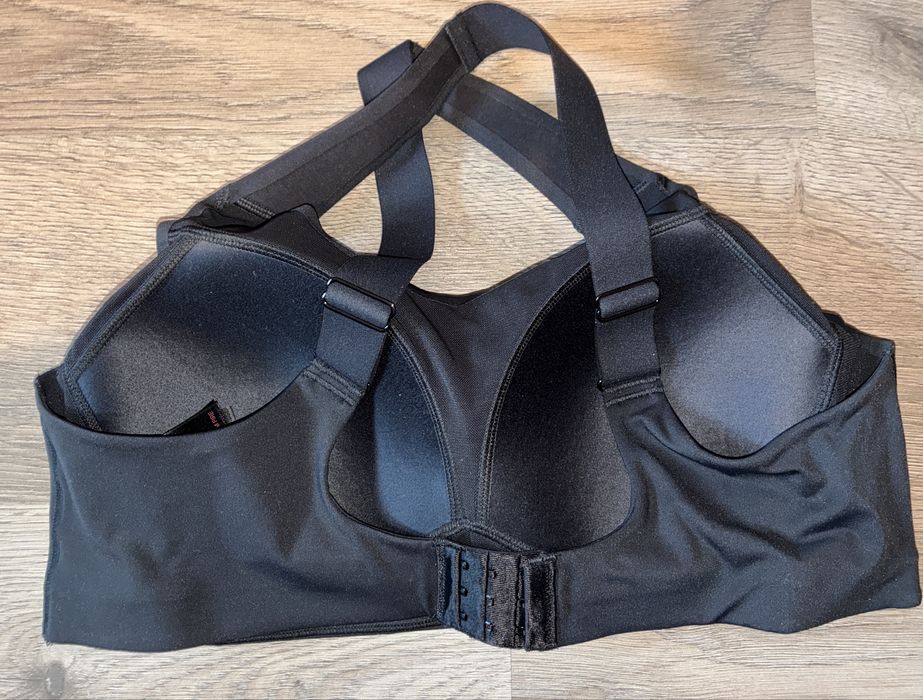 Нов спортен сутиен Myprotein XXL