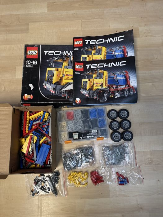LEGO Technic 42024 - камион с контейнер и грейдер (2в1)
