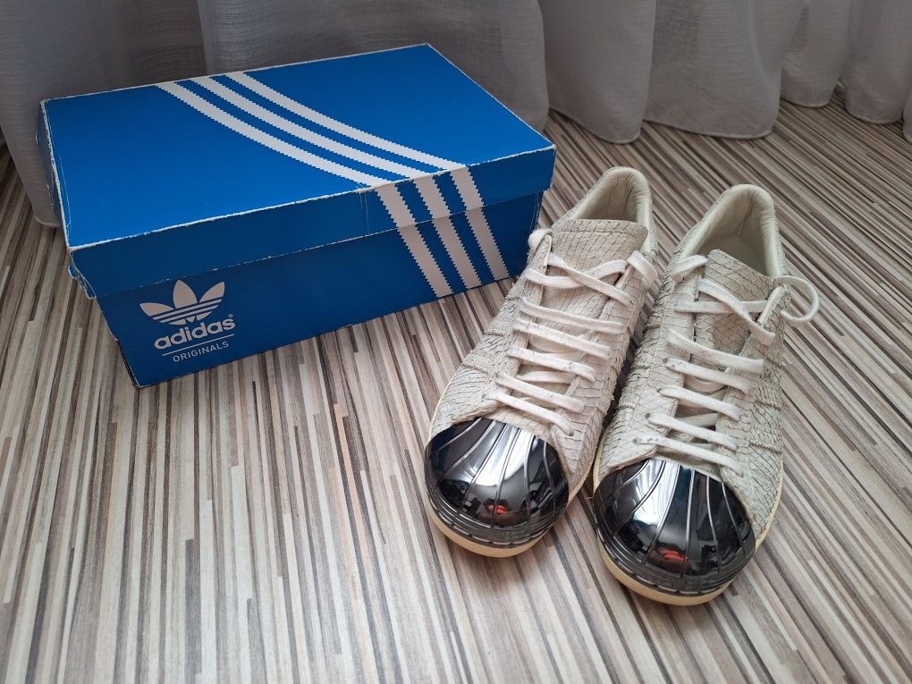 Adidași piele Adidas Superstar mărime 38 (uk5)