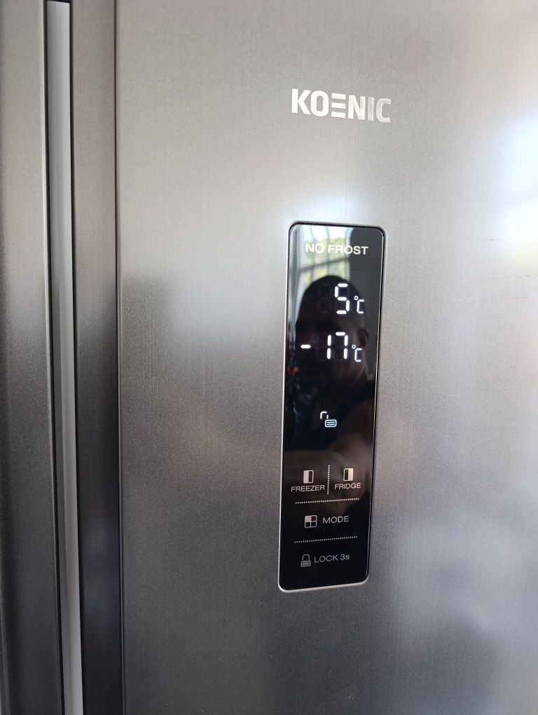 Двукрилен Американски Хладилник KOENIC