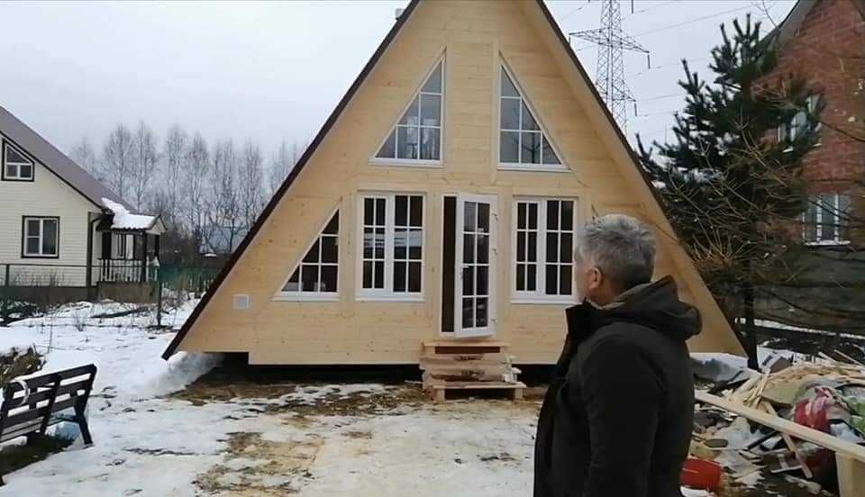 Cabana din lemn stil A Frame si casa din structura de lemn de vanzare