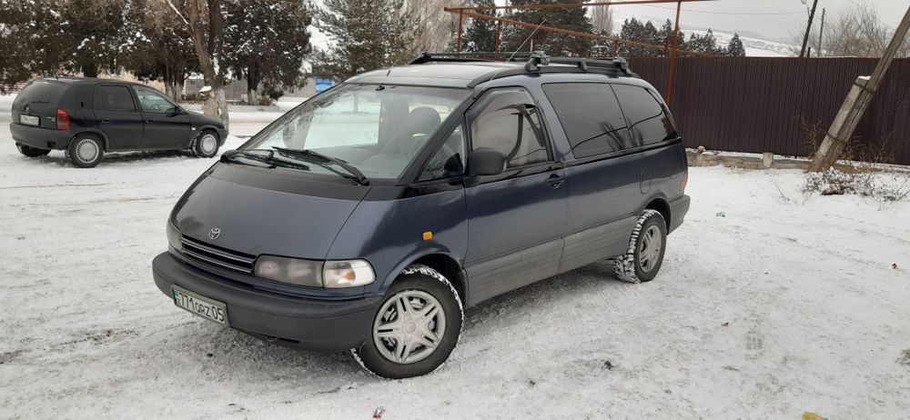 Продам машину Toyota previa